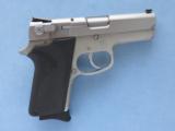 Smith & Wesson Model 3913 Compact Stainless, Cal. 9mm
SOLD - 2 of 7