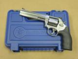Smith & Wesson Model 686 Distinguished Combat Magnum, Cal. .357 Magnum, NEW - 1 of 3