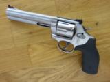 Smith & Wesson Model 686 Distinguished Combat Magnum, Cal. .357 Magnum, NEW - 2 of 3