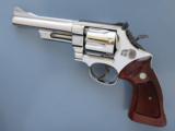 Smith & Wesson Model 27-2, 5 Inch Barrel, Nickel Plated, Cal. .357 Magnum
SOLD - 1 of 7