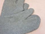 WWII German Winter Mitts with Trigger Finger & Thumb, World War 2, German Military - 3 of 7