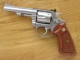 Smith & Wesson Model 63 .22/32 Kit Gun, Cal. .22 LR, Stainless Steel, 4 Inch Barrel, S&W Target Grips - 1 of 6