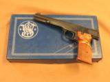Smith & Wesson Model 41 Target Pistol, Cal. .22 LR, 7 Inch Barrel, Box - 1 of 11