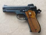 1982 Smith & Wesson Model 539 9mm Pistol
** Scarce! ** - 22 of 25