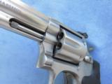 Smith & Wesson Model 686 Distinguished Combat Magnum Power Port, Cal. .357 Magnum
- 7 of 8