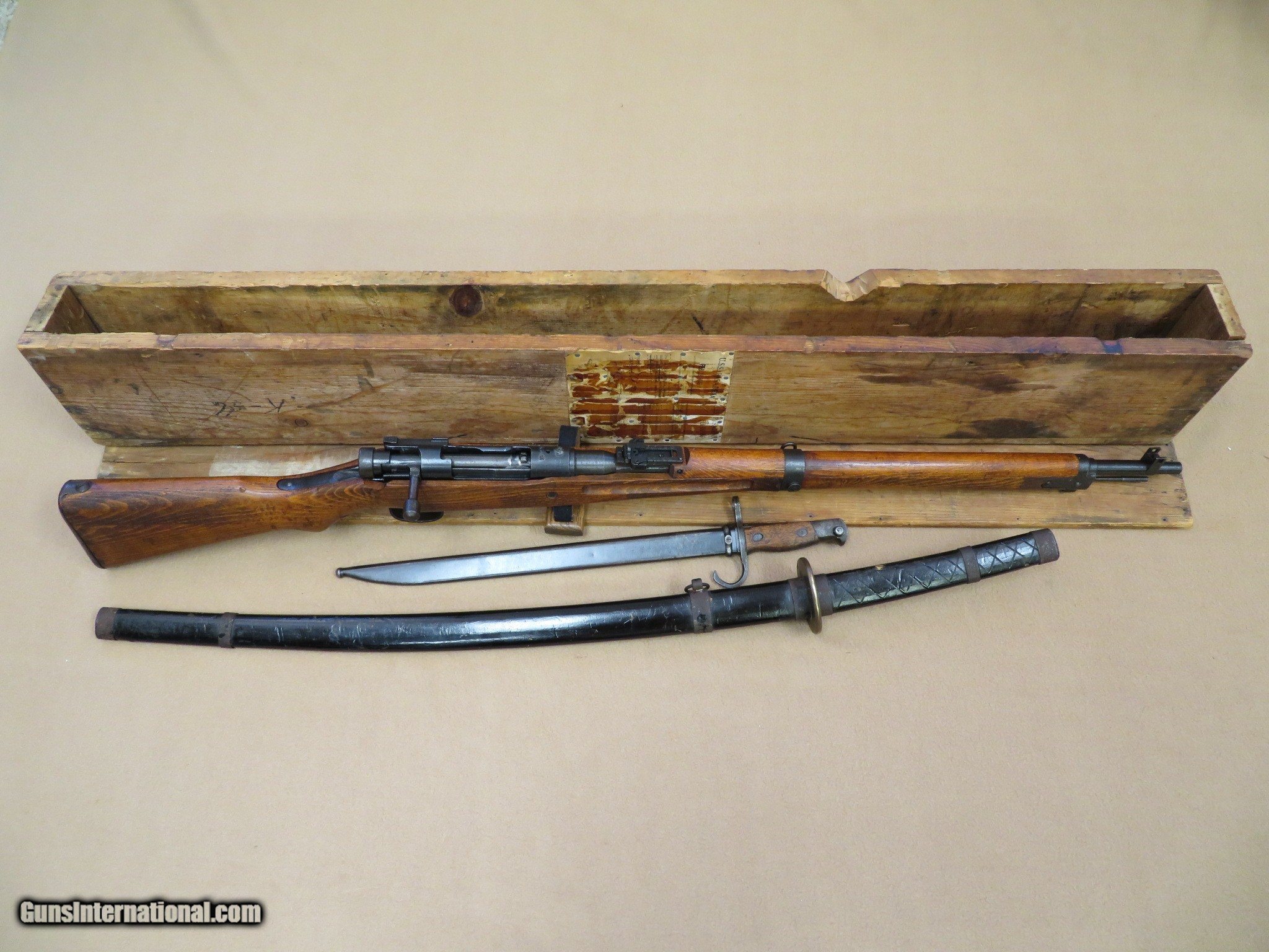 WW2-Jap-Type-99-Bayonet-and-Samaurai-Sword-in-Original-Shipping-Crate-w-Shipping-Tags-from-U-S-S-Pas_101186635_70986_BFC0E07470DB74AA.JPG