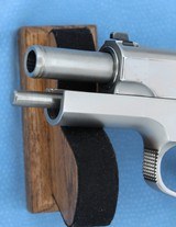 SMITH & WESSON M1076 10mm
WITH EXTRA MAG AND BOX SOLD - 25 of 25