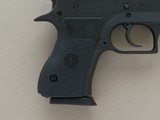1997-1998 Vintage Uzi Eagle Compact .40 S&W Pistol w/ Box, Manual, Etc.
** Scarce MINT & UNFIRED Pistol! ** - 7 of 25