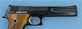 SMITH AND WESSON M422 .22LR MINT - 8 of 15