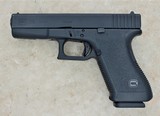 GLOCK 20 10MM GEN2 WITH TUPPERWARE BOX EXTRA MAGAZINE AND LOADER
**Excellent Condition** - 3 of 16