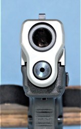 SPRINGFIELD XDM BITONE MATCHING BOX, 3 16 ROUND MAGAZINES, LOADER, GRIP STRAPS, MAG CARRIERS AND PAPER WORK .40 S&W - 17 of 20