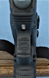 SPRINGFIELD XDM BITONE MATCHING BOX, 3 16 ROUND MAGAZINES, LOADER, GRIP STRAPS, MAG CARRIERS AND PAPER WORK .40 S&W - 18 of 20