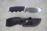 **SOLD**
1970's Vintage Gerber Model 400 Skinner Fixed Blade with Matching Leather Sheath - 2 of 9