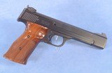 ***SOLD***Smith & Wesson Model 41 Semi Auto Target Pistol in .22 LR **Mfg 1981 - Excellent Condition - Classic Target Pistol** - 3 of 12