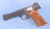 ***SOLD***Smith & Wesson Model 41 Semi Auto Target Pistol in .22 LR **Mfg 1981 - Excellent Condition - Classic Target Pistol** - 2 of 12