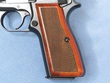 ** SOLD ** Browning Hi Power Belgian Made Cal. 9mm 1982 Vintage ** High Condition W/ Original Soft Pouch** - 5 of 23