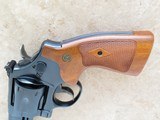 ** SOLD ** Smith & Wesson Model 29 Classic, Cal. .44 Magnum, 4 Inch Barrel - 5 of 13