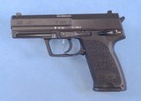 ** SOLD ** Heckler & Koch USP Semi Auto Pistol Chambered in .40 SW Caliber **Mfg 1995 - Variant 2 - Box + 2 Magazines** - 3 of 18