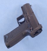** SOLD ** Heckler & Koch USP Semi Auto Pistol Chambered in .40 SW Caliber **Mfg 1995 - Variant 2 - Box + 2 Magazines** - 6 of 18