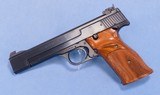 **SOLD**Smith & Wesson Model 41 Semi Auto Target Pistol in .22 LR **Excellent Condition - Classic Target Pistol - Box and Papers** - 3 of 22
