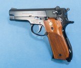 Smith & Wesson Model 39-2 Semi Auto Pistol in 9mm **Minty - 1st Gen Semi Auto** - 4 of 22