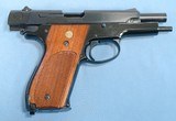 Smith & Wesson Model 39-2 Semi Auto Pistol in 9mm **Minty - 1st Gen Semi Auto** - 17 of 22
