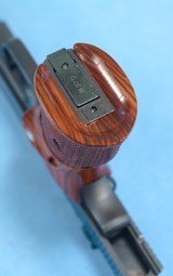 ** SOLD ** Smith & Wesson Model 41 Semi Auto Target Pistol in .22 LR **Mfg 1993 - Classic Target Pistol - Box and Papers - 2 Magazines** - 7 of 24