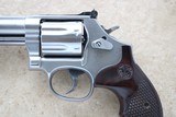 Smith & Wesson Model 686 Plus Deluxe 3", Cal. .357 Magnum - 4 of 22