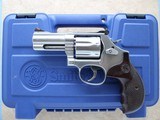 Smith & Wesson Model 686 Plus Deluxe 3", Cal. .357 Magnum