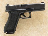 Glock Model 22, 2nd Gen., Cal. .40 S&W - 10 of 11