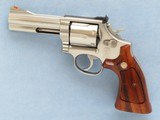 ** SOLD ** Smith & Wesson Model 686 Distinguished Combat Magnum, Cal. .357 Magnum, 1985 Vintage - 1 of 9