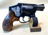 SMITH AND WESSON MODEL 442-1, ENGRAVED FRAME AND CYLINDER AND GRIPS WITH WOOD PRESENTATION BOX - 7 of 12