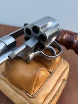 Seldom seen Smith & Wesson 629-1 snub Beautiful factory grips - 9 of 12