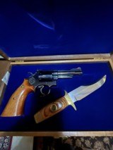 1973 Smith & Wesson model 19-3 Texas Ranger 150th anniversary cased and boxed revolver and knife set - 2 of 8