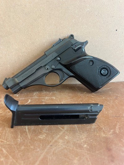 Scarce MINTY Beretta 70S STEEL FRAME 1981 Heavy Duty 22 pocket - Image 1 of 6