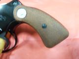 Colt Cobra .38, 2