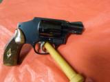 Smith & Wesson Model 40 - 3 of 6