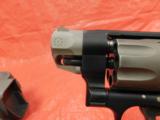 Smith and Wesson 327 PC - 8 of 14