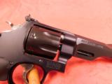 Smith and Wesson 327 TRR8 - 9 of 19