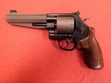 smith and wesson 327 JM Performance Center - 2 of 18