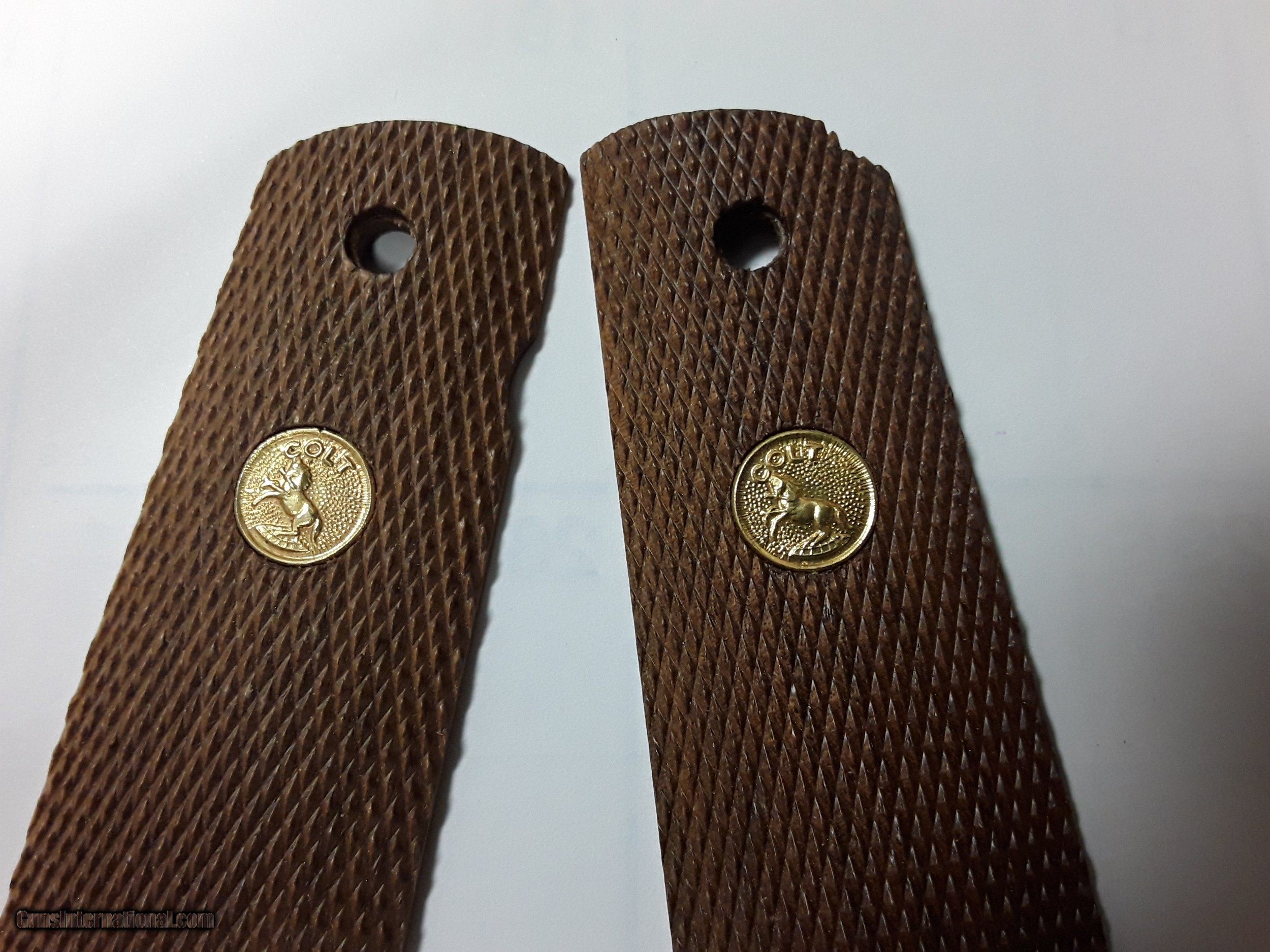 Colt 1911 Original Wood Grips Wgold Insignia Nos 0468