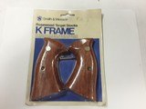 SMITH & WESSON FACTORY K-FRAME ROSEWOOD TARGET STOCKS NOS CARDED - 1 of 3