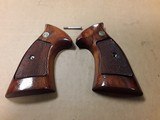 SMITH & WESSON K/L FRAME TARGET GRIPS SQUARE BUTT DIAMOND W/SCREW - 2 of 5