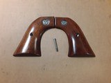RUGER SUPER BLACKHAWK
GRIPS WALNUT WITH SCREW - 1 of 3