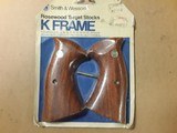 SMITH & WESSON K-FRAME ROSEWOOD TARGET GRIPS NOS - 1 of 3