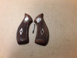 SMITH & WESSON NUMBERED J-FRAME ROUND BUTT STOCKS 1960 VINTAGE - 1 of 2