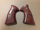 SMITH & WESSON N-FRAME ROSEWOOD TARGET GRIPS W/SCREW - 1 of 4