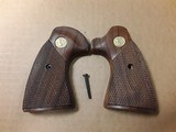 COLT DIAMONDBACK GRIPS - 1 of 5