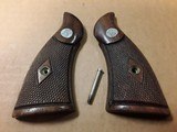 SMITH & WESSON PRE-WAR MAGNA GRIPS K-FRAME DIAMON CHECKERED SQUARE BUTT - 2 of 4