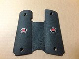 COLT DELTA ELITE 1911 RUBBER WRAP AROUND GRIPS N.O.S. - 1 of 2